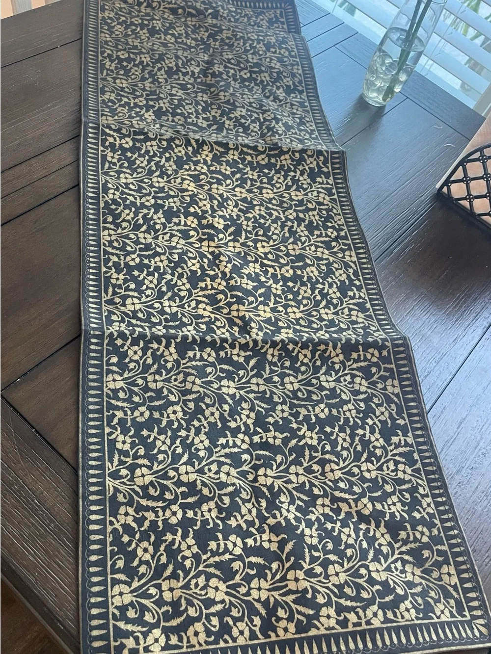 Hayim Black and Gold Floral Table Runner – Home Dining